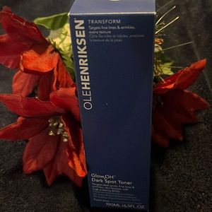 NIB OLEHENRIKSEN
Glow2OH™ Dark Spot Toner 6.5oz